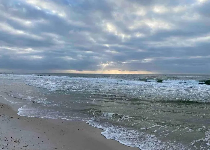 Winter In Gulf Shores: Snowbird Monthly Condo *