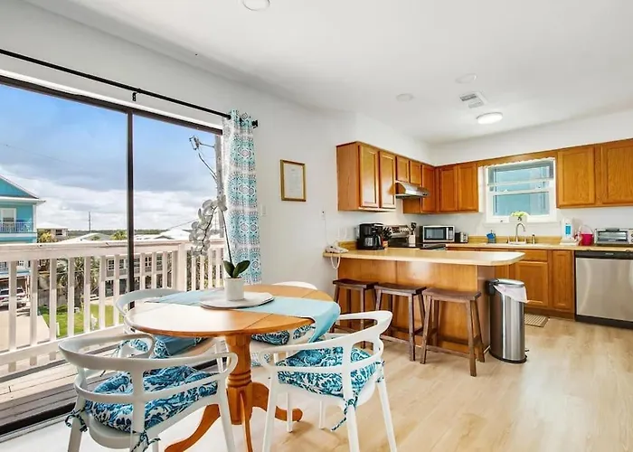 Winter In Gulf Shores: Snowbird Monthly Condo *
