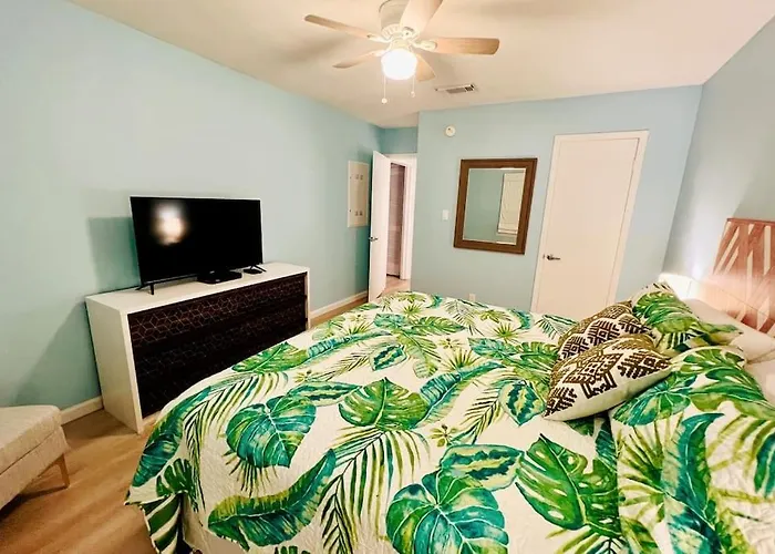 Winter In Gulf Shores: Snowbird Monthly Condo Holiday home Gulf Shores