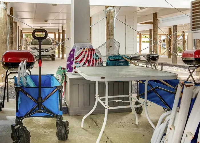 Winter In Gulf Shores: Snowbird Monthly Condo *